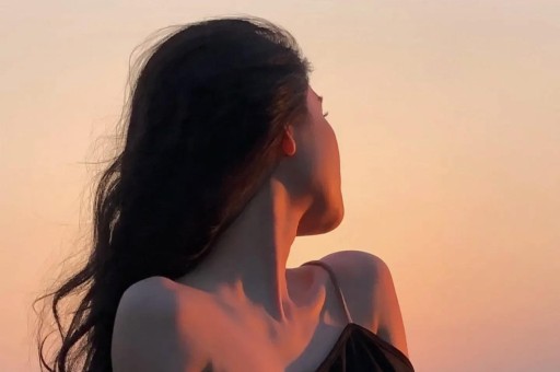 吻过孙千、杨紫等9位女星：有人升咖有人塌房…他的嘴有多灵？